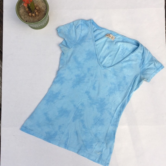 Hollister Tops - FREE GIFT V neck t shirt